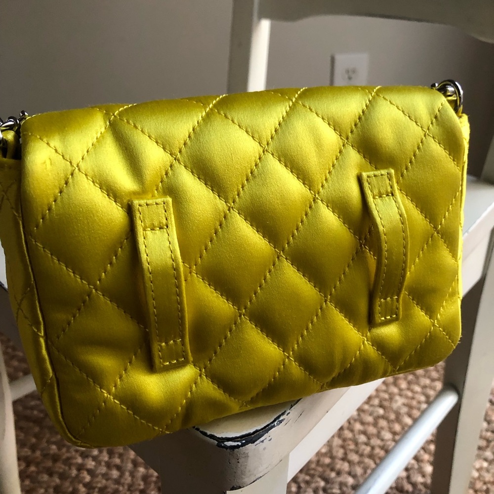 New: India Hicks Consort Bag. Italian Quilted Satin. Convertible. - Picture 11 of 16